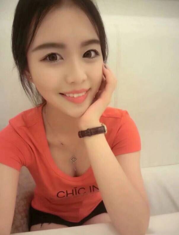 西站附近新发现的漂亮妹子